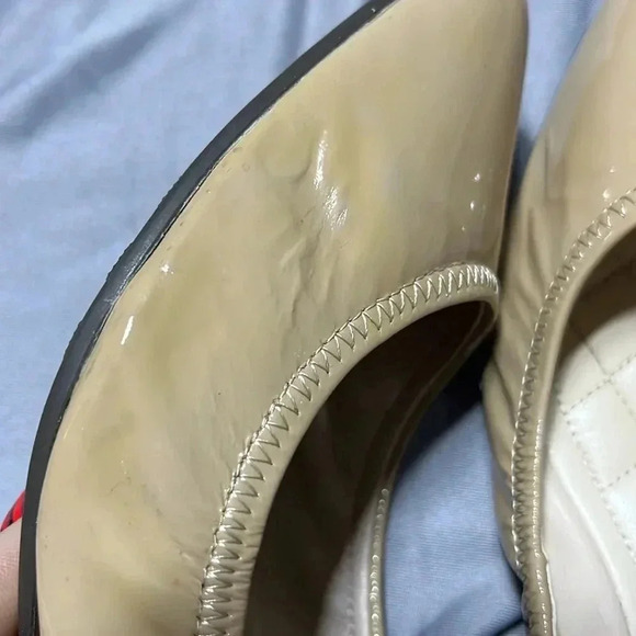 Cole Haan‎ Patent Leather Wedge 7.5 Heels Tan Naked Dressing Nude Neutral Office - Picture 8 of 9